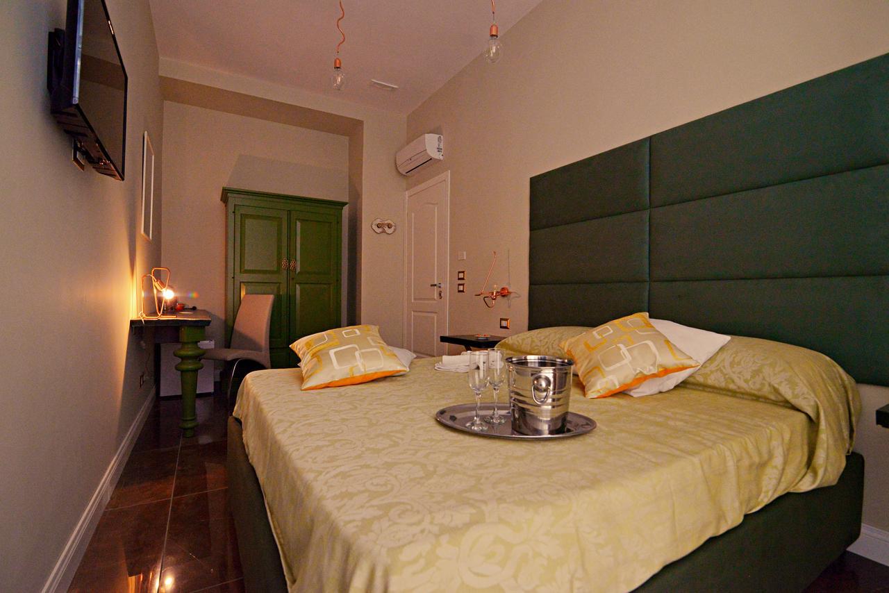 Chiaia Roof Bed & Breakfast Naples Exterior photo